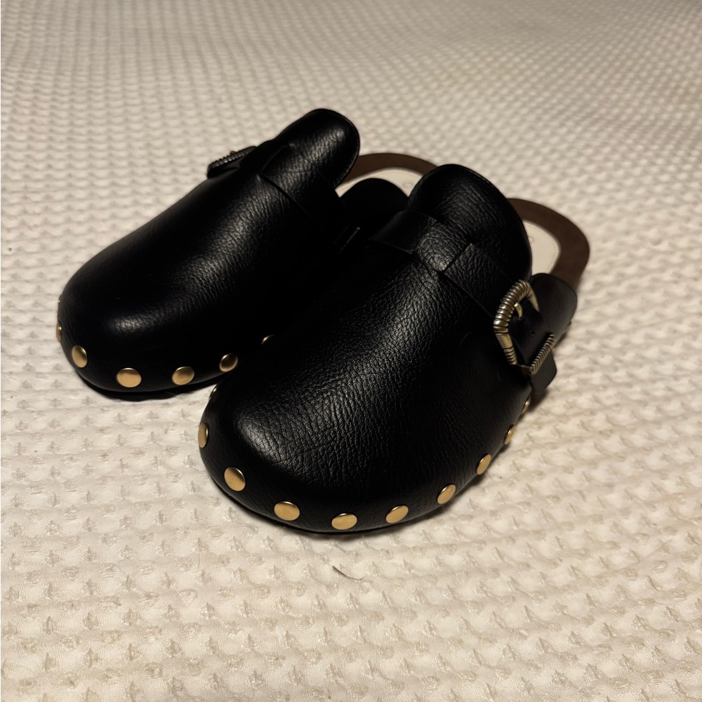 Stylish Black Womens Clogs